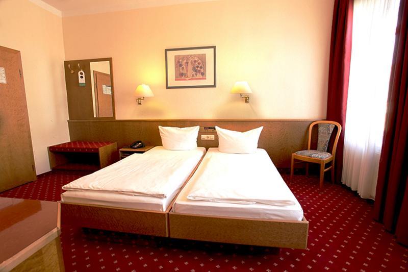 Hotel Astoria Lipsia Esterno foto