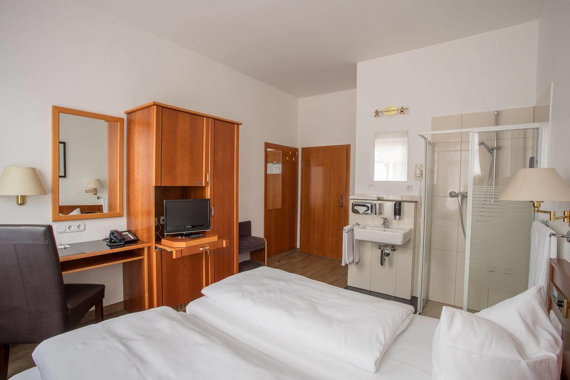 Hotel Astoria Lipsia Esterno foto