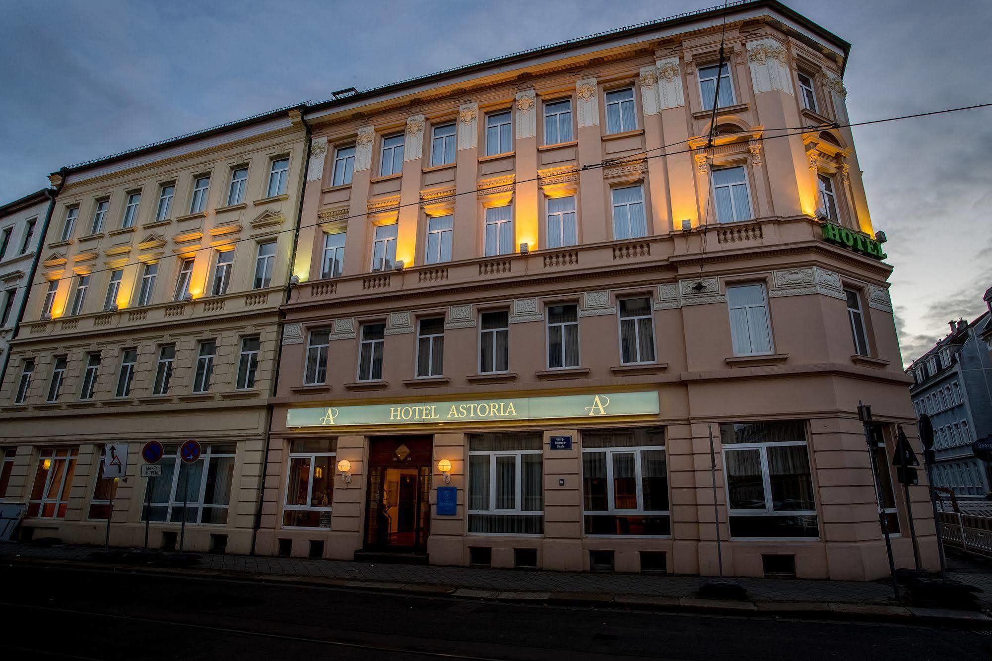 Hotel Astoria Lipsia Esterno foto