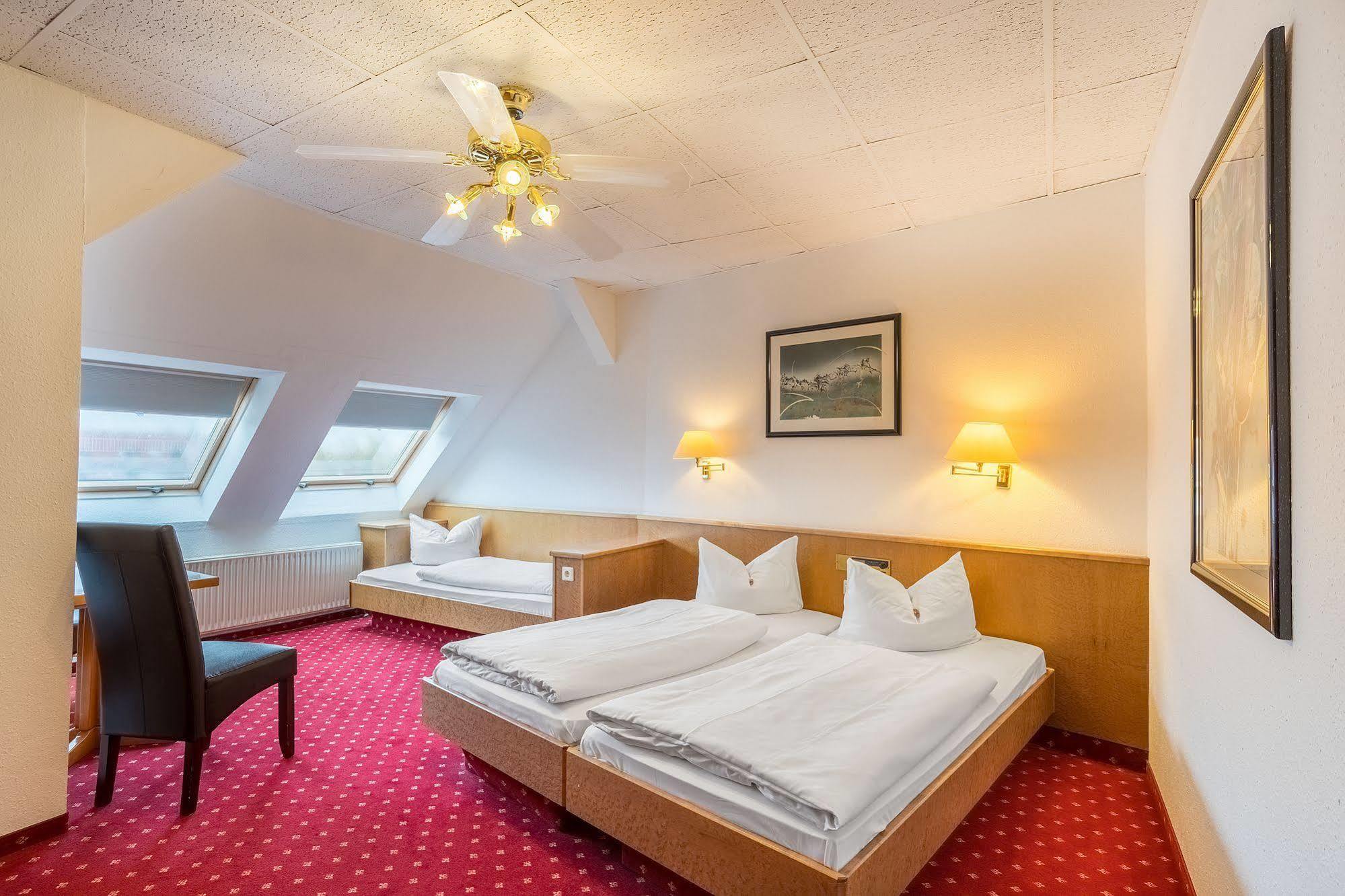 Hotel Astoria Lipsia Esterno foto